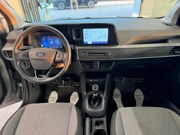 Car image 26