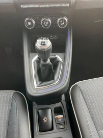 Car image 22