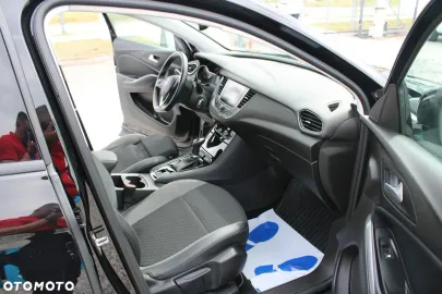Car image 32