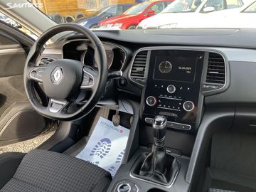 Car image 30