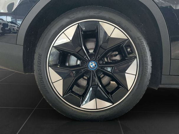 BMW iX3 210 kW image number 15