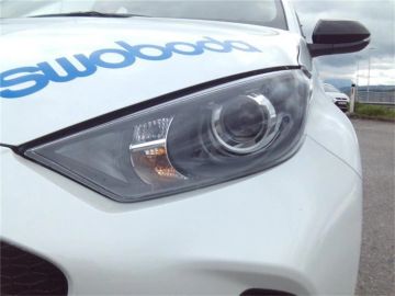 Car image 32