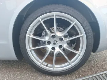 Car image 34