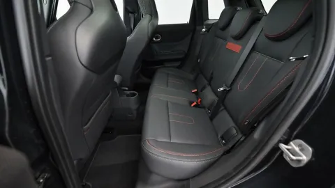 Car image 25
