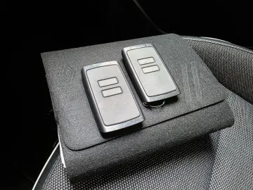 Car image 36