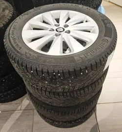 Car image 25
