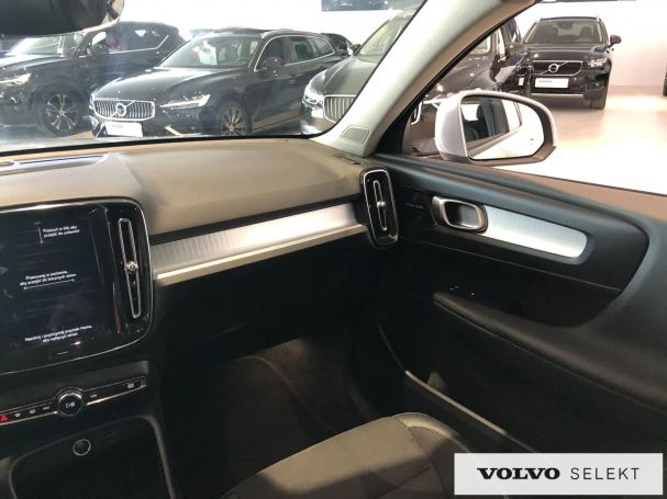 Volvo XC40 AWD 110 kW image number 33