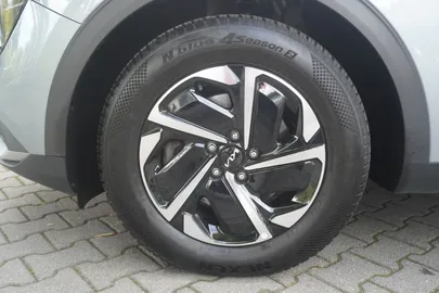 Car image 33