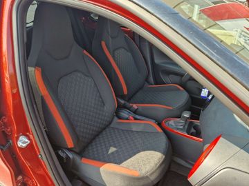 Car image 11