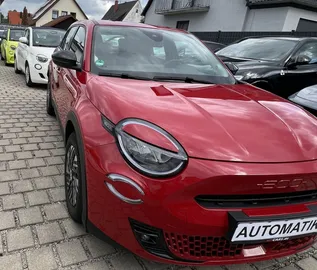 Car image 12