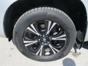 Car image 28