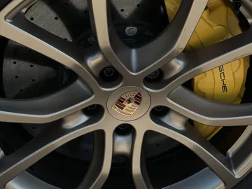 Car image 28