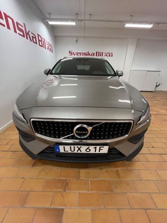 Volvo V60 Cross Country B4 AWD Momentum 146 kW image number 5