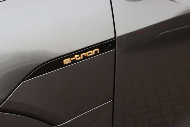 Audi e-tron 55 quattro S-line Sportback 300 kW image number 39