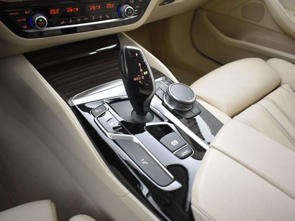 BMW 520i Touring Luxury Line 135 kW image number 34