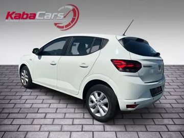 Car image 5