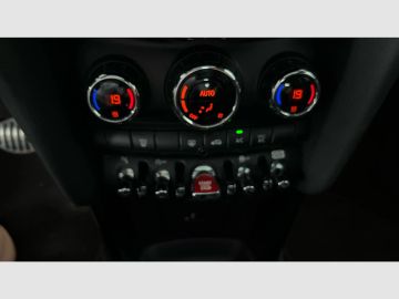 Car image 36
