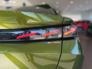 Car image 32