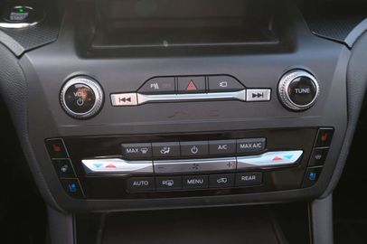 Car image 29