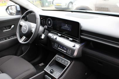 Car image 16