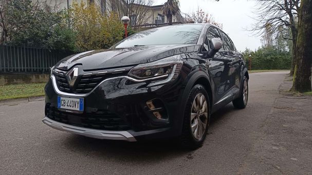 Renault Captur Blue dCi 115 85 kW image number 1