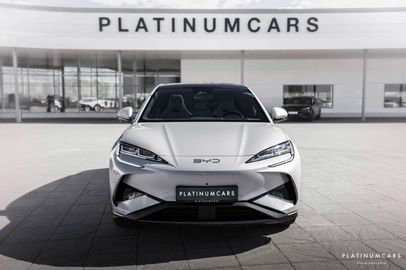 Car image 3