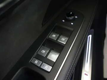 Car image 49