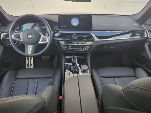 BMW 530d Touring xDrive 210 kW image number 10