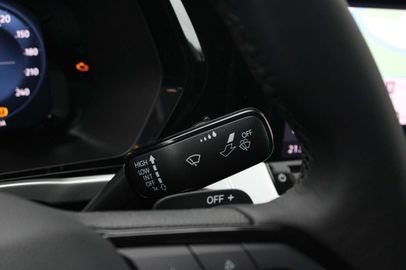 Car image 33