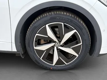 Car image 37