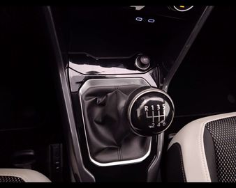 Car image 31