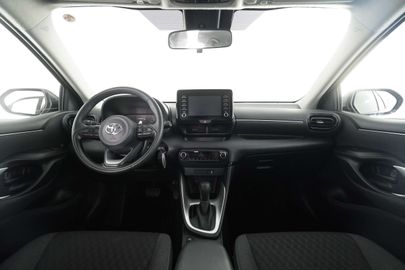 Car image 10