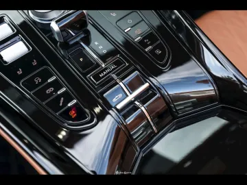 Car image 29
