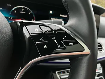 Car image 34