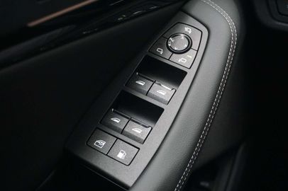 Car image 36