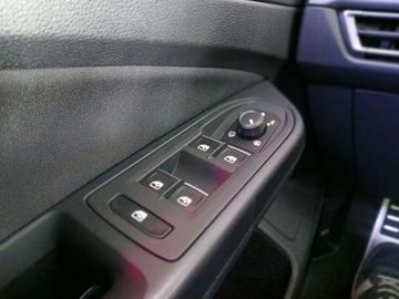 Car image 32