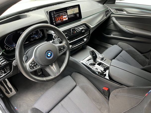 BMW 530 Touring xDrive 215 kW image number 9