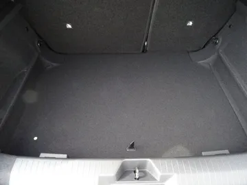 Car image 40