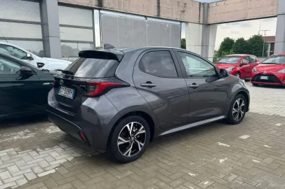 Car image 5