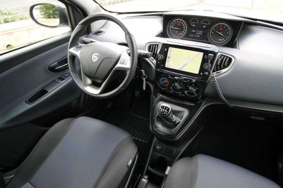 Car image 22