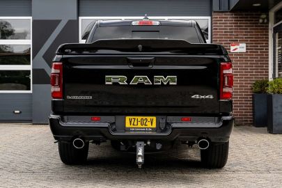 Car image 33