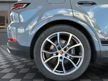 Car image 32