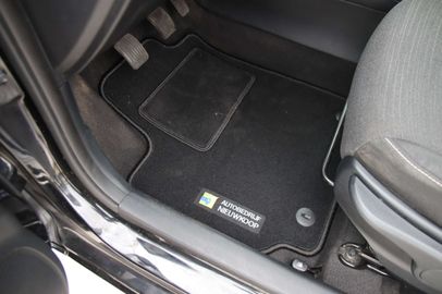 Car image 33