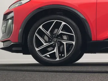 Car image 47