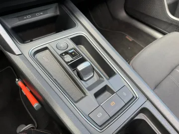 Car image 40
