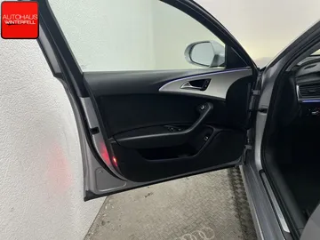 Car image 32