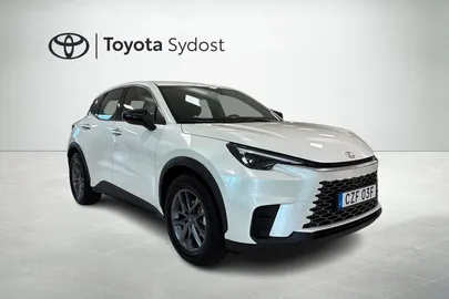 Car image 18