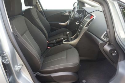 Car image 15