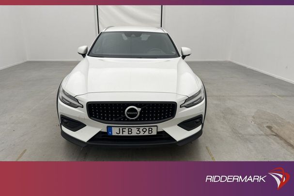 Volvo V60 Cross Country D4 AWD Momentum 140 kW image number 4