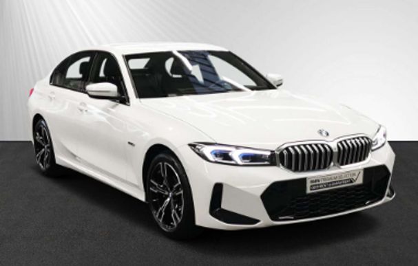 BMW 330 e 215 kW image number 1